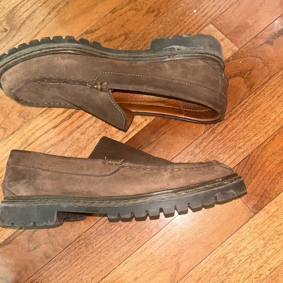 Eddie Bauer women’s loafers in a size 9 brown - Picture 2 of 7